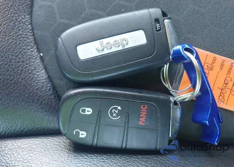 2019 Jeep Compass Altitude 4X4 z USA, uszkodzony, nr VIN 3C4NJDBB7KT674774